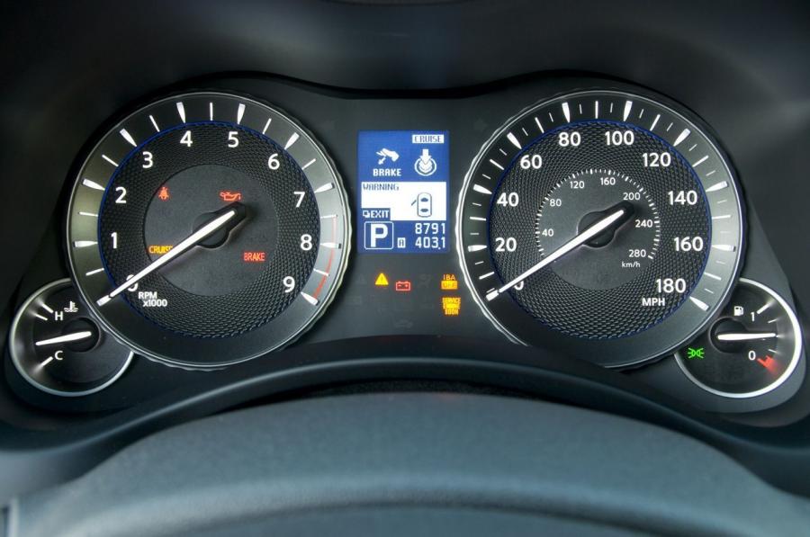  Infiniti M37 2011 года  (фото 27 из 41)